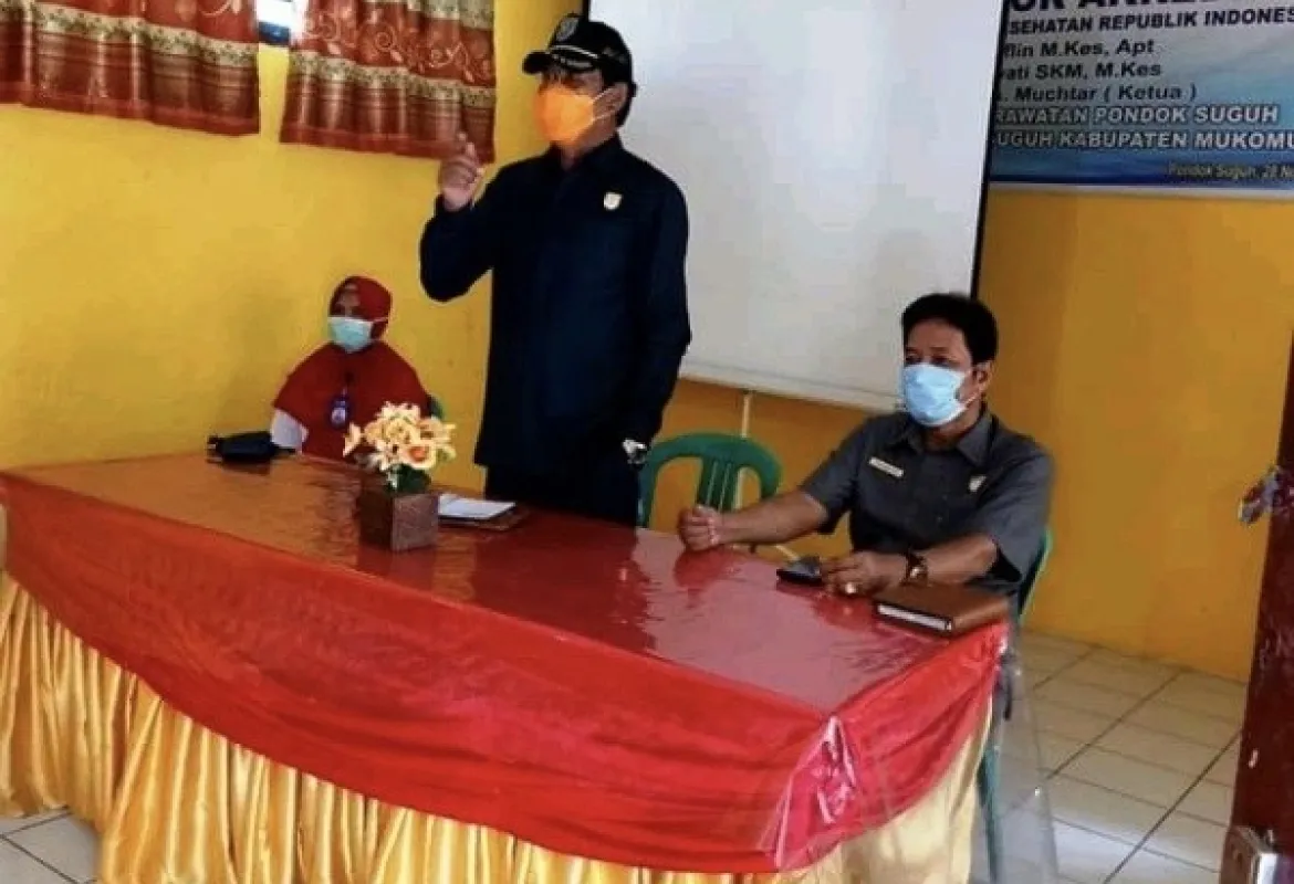 Pimpinan DPRD Provinsi Bengkulu serahkan APD ke Kabupaten Mukomuko