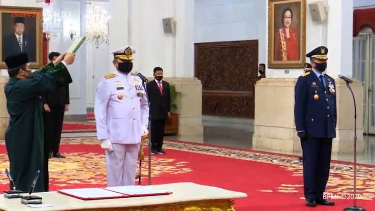 Persiden Joko Widodo lantik KSAL dan KSAU baru