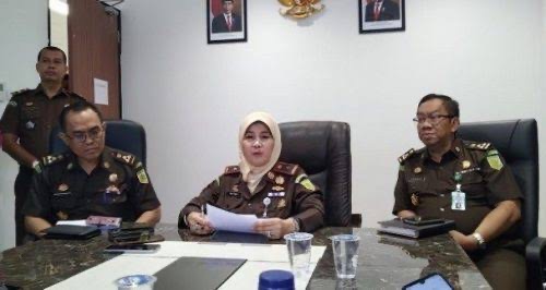 Mia Amiati dan Hilman Azazi