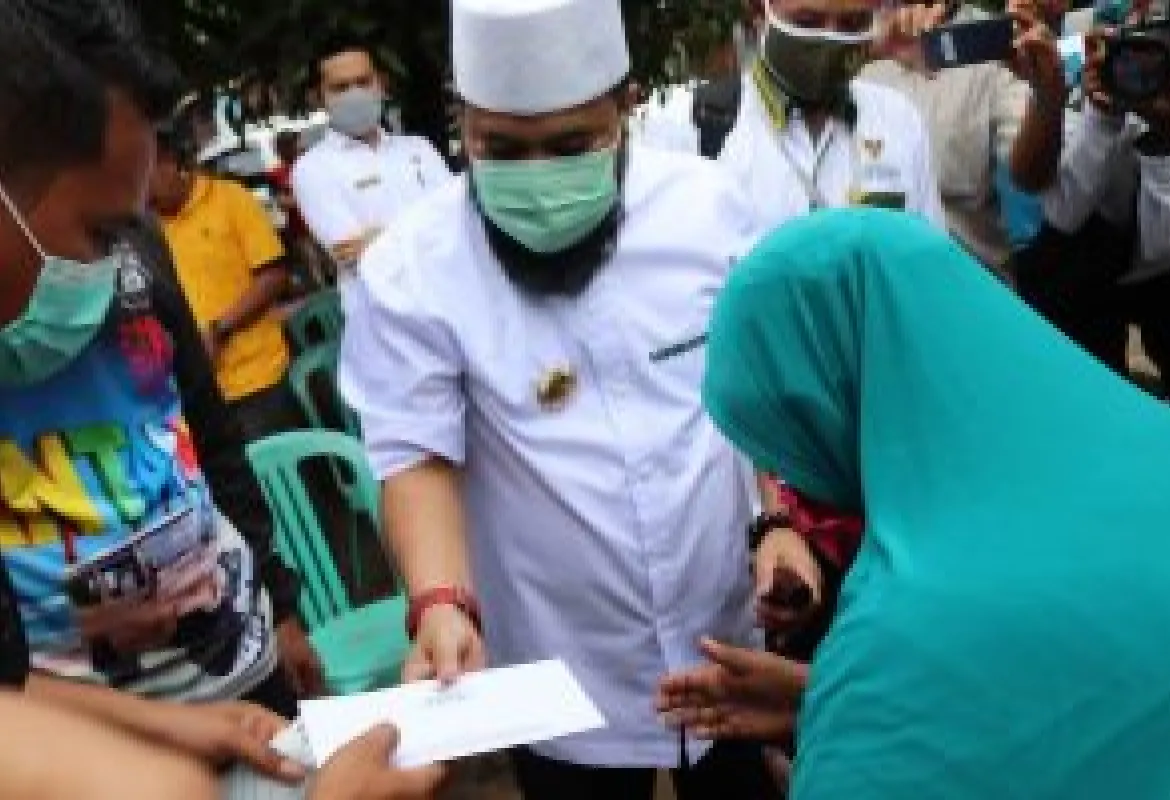 Walikota Helmi Hasan Pastikan Pihak Keluarga Nelayan yang Hilang Akan Mendapat Bantuan Setiap Bulan