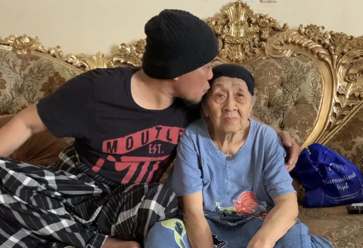 Sayangi Orang Tuamu : Orang Tua Bukan Barang Rongsokan