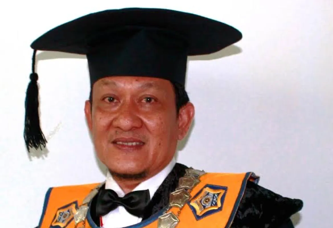 Pendapat Guru Besar Hukum Pidana Prof. Dr. Herlambang SH.MH., Tentang Pemberhentian Kadis Pariwisata Kaur.