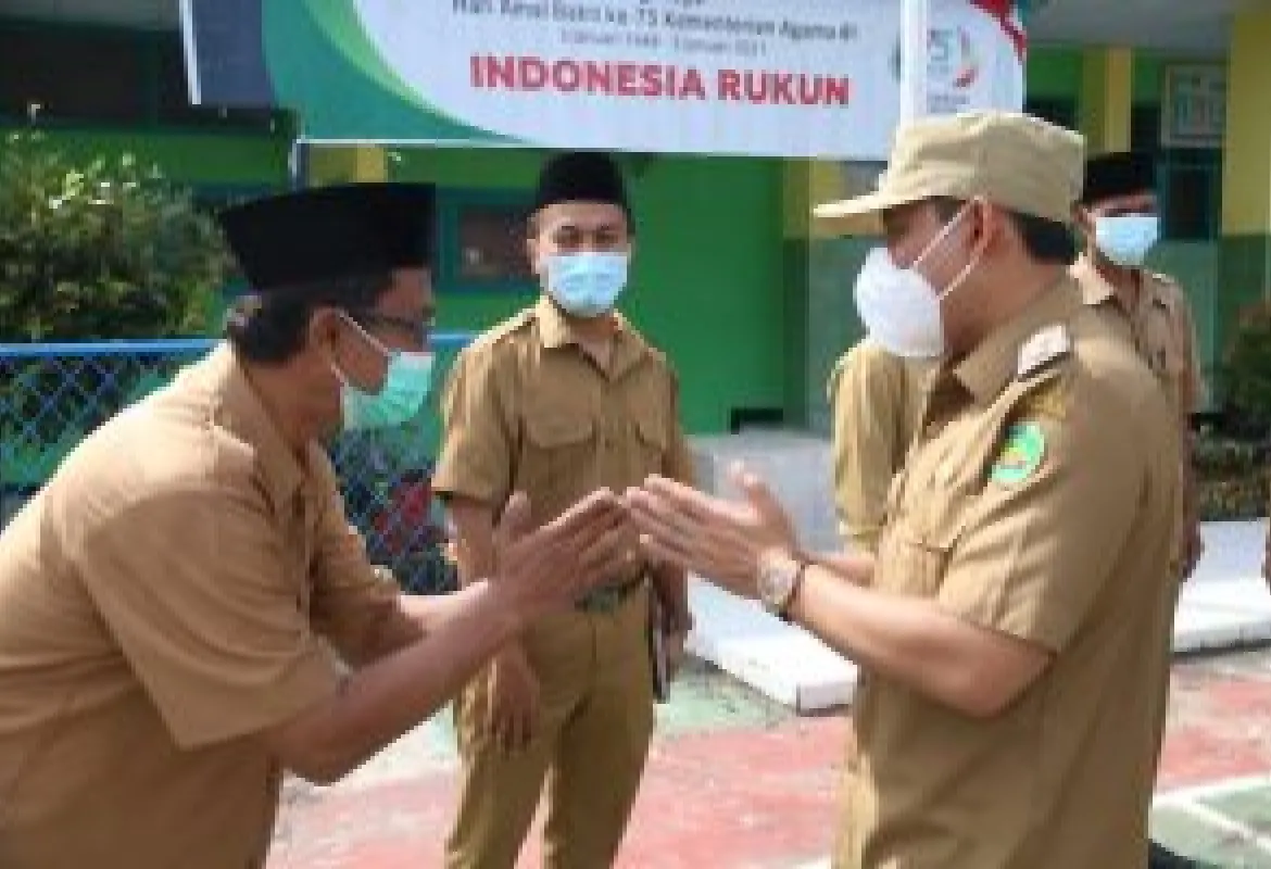 KBM Tatap Muka Harus Sesuai SOP Prokes, wakil walikota Bengkulu Dedy WahyudiTurun Langsung ke Sekolah