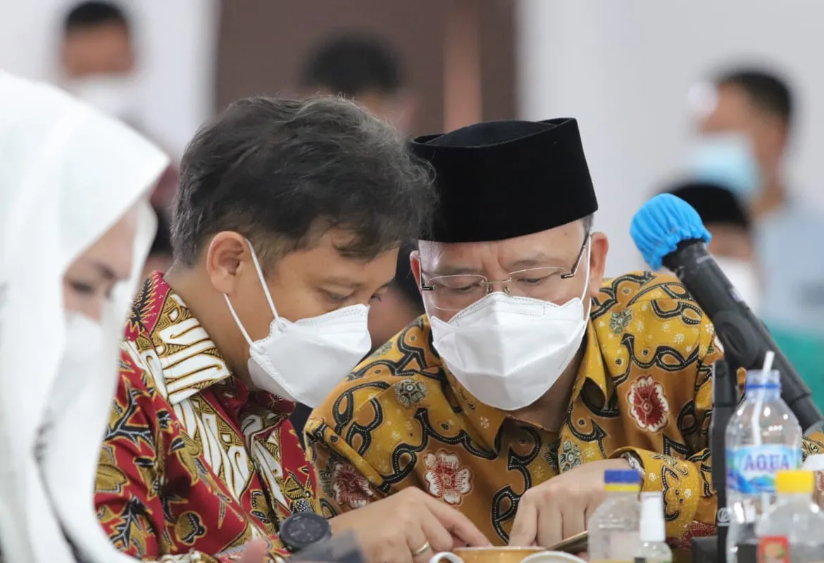 Gubernur dan Menkes