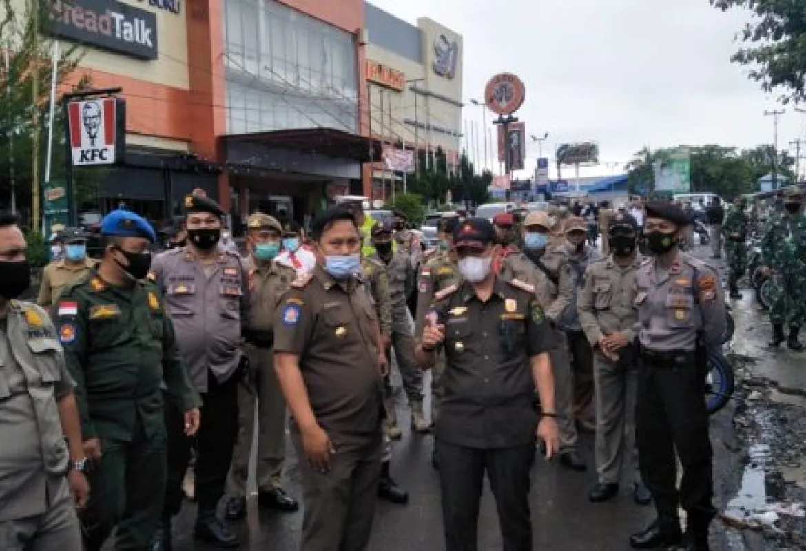 Tegakkan Perda, Satpol PP Lakukan Penertiban Terhadap Pedagang yang Melanggar