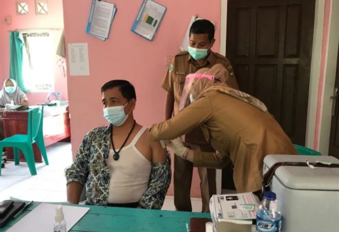 Anggota DPRD Bengkulu Selatan Divaksin Sinovac
