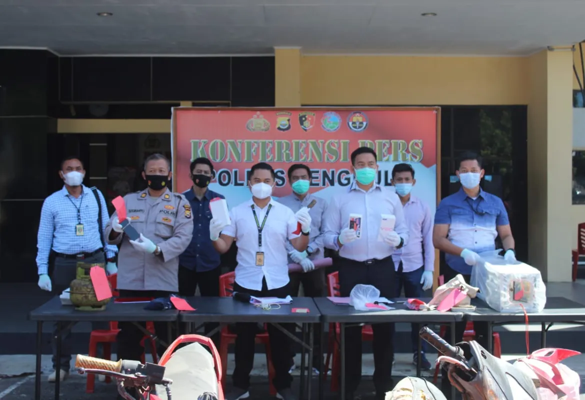 Konferensi Pers Tersangka Operasi Musang Nala