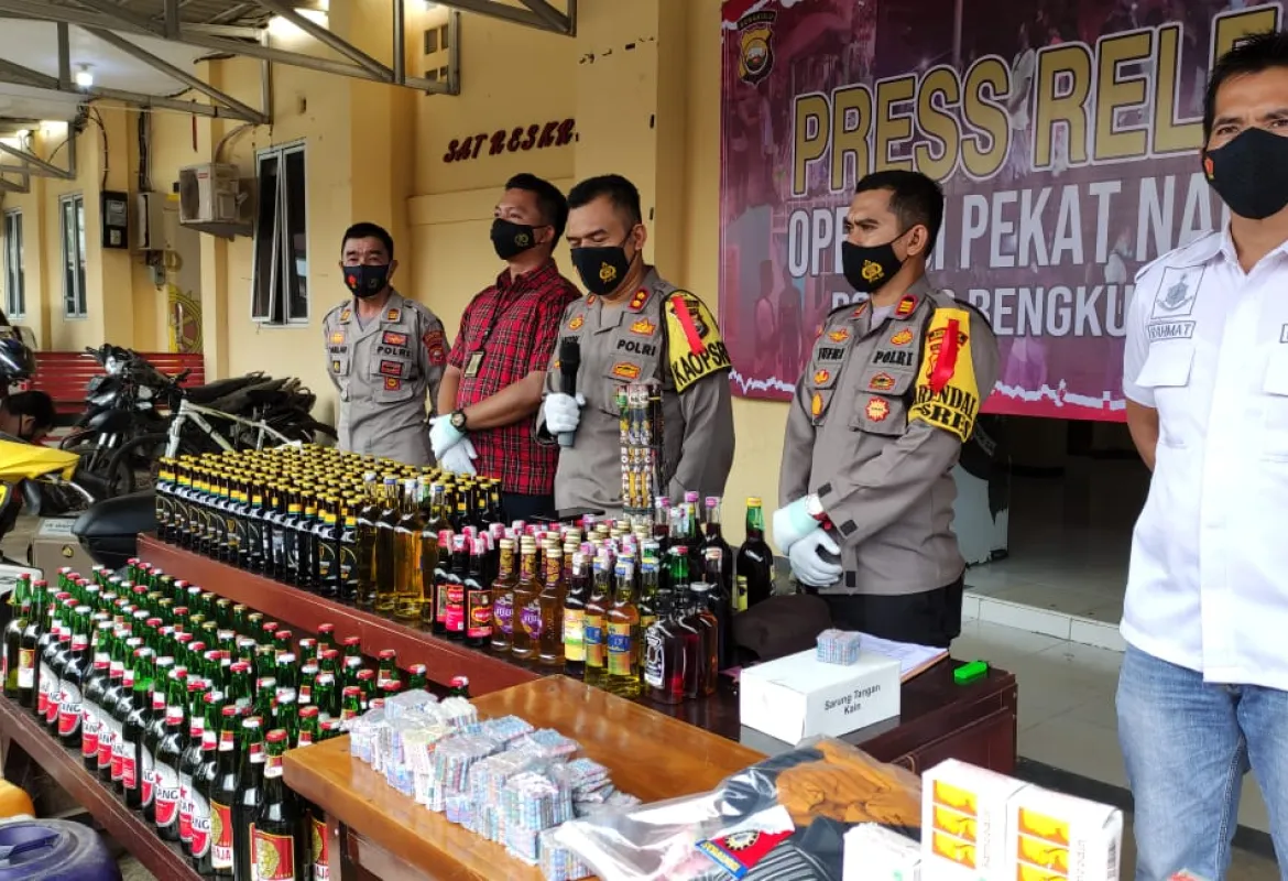 Konferensi Pers Tersangka