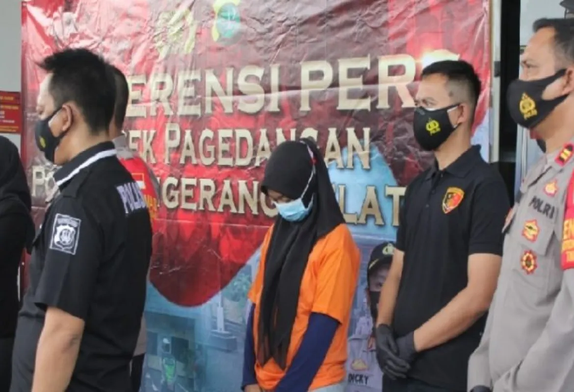 Konferensi Pers Tersangka