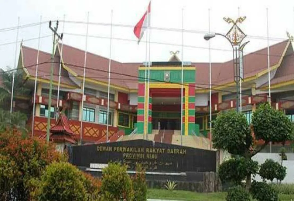 Pandangan Umum Fraksi DPRD Terhadap LKPj Provinsi Riau
