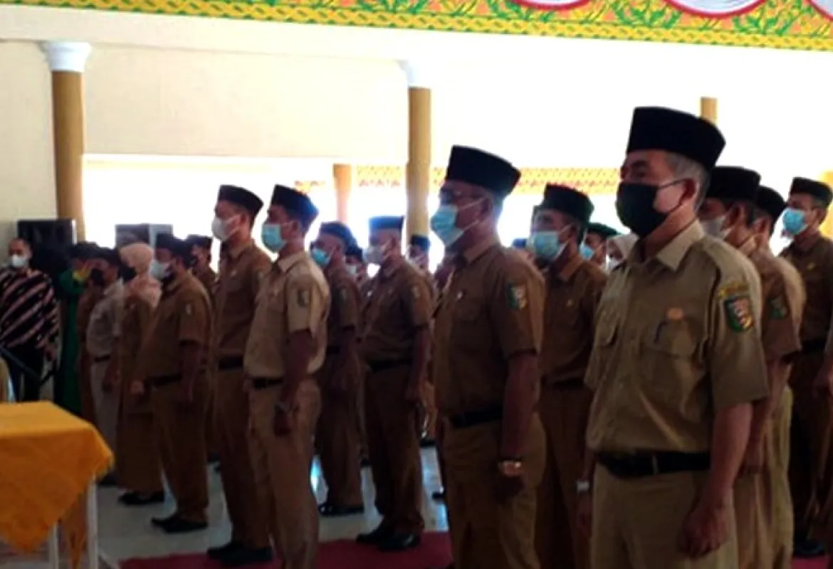 Bupati Kuantan Singingi Lantik 44 Penjabat Kepala Desa