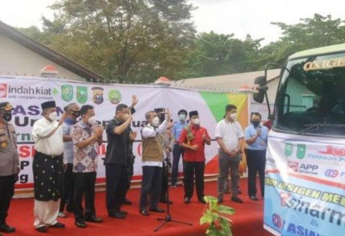 Bupati Siak Alfedri Tinjau Pelaksanaan Vaksinasi Gotong Royong di Job Training Room PT IKPP Perawang Mill