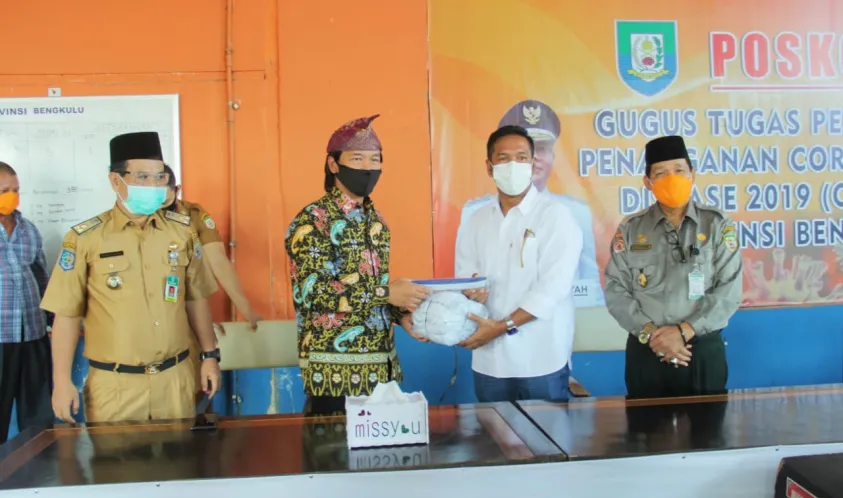 Badan Musyawarah Provinsi Bengkulu Jabodetabek (BMPB) Bantu APD dan Face Shield
