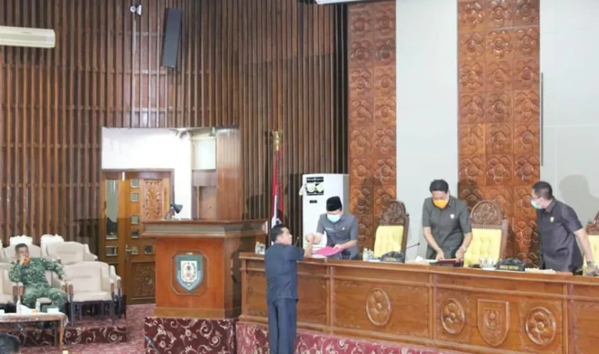 Menyetujui Pembahasan Raperda Dibahas Mendalam Sesuai Mekanisme, DPRD Provinsi Bengkulu Gelar Rapat Paripurna