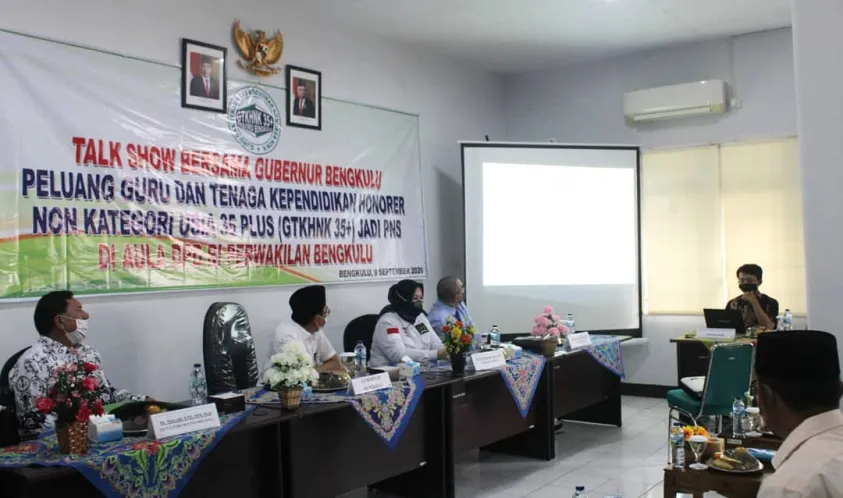 Guru dan Tenaga Kependidikan Honorer Non Kategori Usia 35 Plus Harus Sejahtera