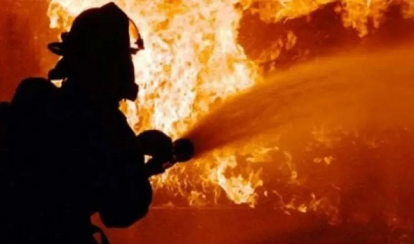 Lantai 3 Gedung Kemensos Terbakar Dini Hari Tadi