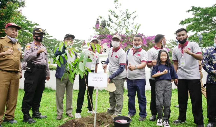 Gubernur Rohidin Puji Semangat Komunitas Anak Muda Kepahiang Peduli Lingkungan
