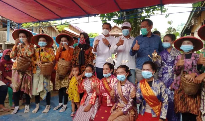 Meriah, Paslon Gusril-Medi Temu Sapa Warga Desa Muara Dua Nasal