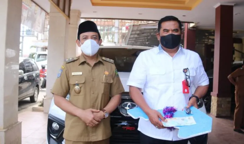 Pemkot Berikan 1 Unit Mobil Untuk Dit Reskrimsus Polda Bengkulu