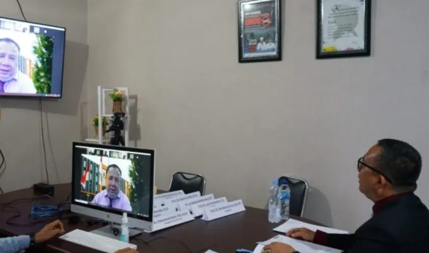 Kadis Kominfosan Kota Bengkulu Lulus Ujian Tertutup Program Doktor