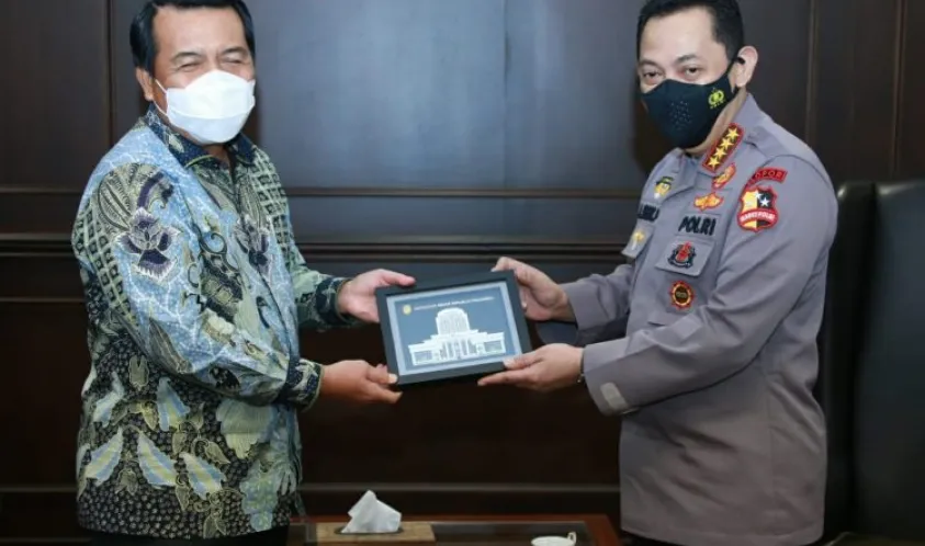 Kapolri bersama Ketua MA