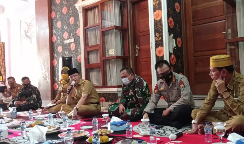 Rohidin Mersyah Jajaki Jalan Tengah Konflik Nelayan Tradisional dan Modern Bengkulu