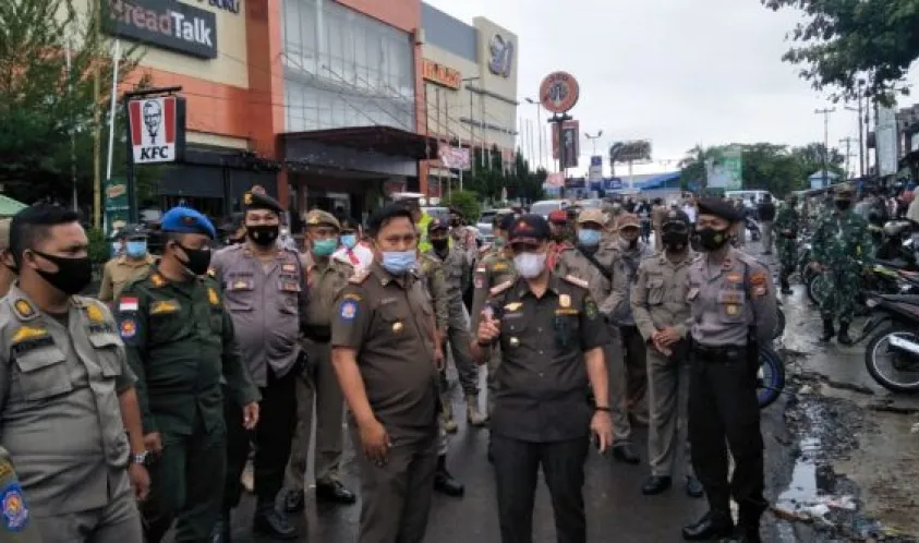 Tegakkan Perda, Satpol PP Lakukan Penertiban Terhadap Pedagang yang Melanggar