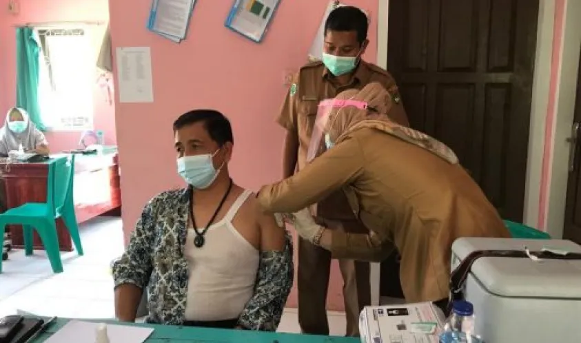 Anggota DPRD Bengkulu Selatan Divaksin Sinovac