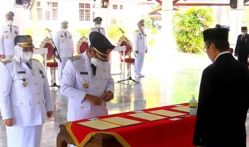 Gubernur Riau Lantik 3 Kepala Daerah dan Ingatkan Soal Karhutla-Covid