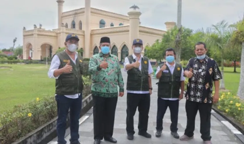 Tinjau Bangunan IPA Baja Indoor, Bupati Alfedri Sambut Direktur Air Minum Ditjen Cipta Karya Kementerian PUPR