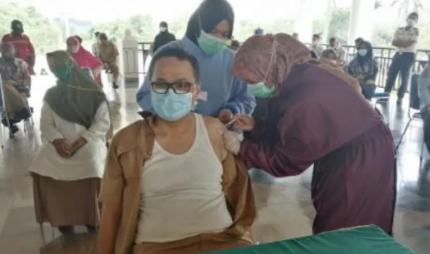 Bupati Alfedri Pimpin Rapat Virtual Persiapan Pelaksanaan Vaksinasi Massal Kabupaten Siak