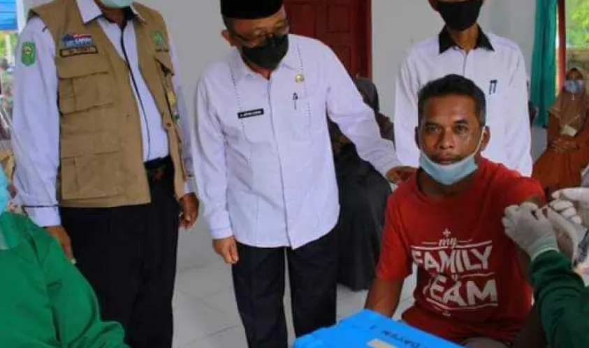 Sekdakab Siak Arfan Tinjau Pelaksanaan Vaksin Serentak Se-Kabupaten Siak