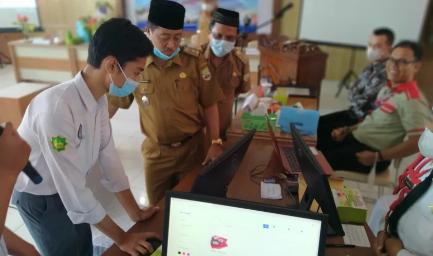 Plt Kadis Dikbud Provinsi Bengkulu Resmikan Gedung COE SMK Negeri 4