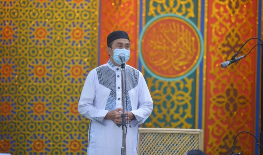 Gubernur Riau Minta Warga Di Daerah Zona Merah Agar Shalat Dirumah