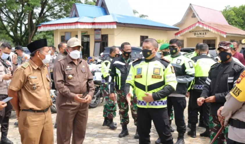 Bupati Siak Dampingi Kapolda Riau dan Danrem 031 Wira Bima Tinjau Vaksinasi Warga