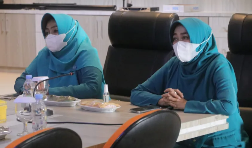 Rasidah Ikuti Pelantikan Pengurus TP PKK Pusat Secara Virtual