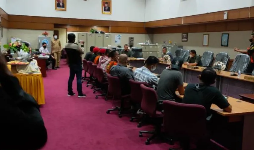 Hearing di DPRD Riau, GPMPK Minta Dewan Surati Syamsuar terkait Dugaan Tersangka Korupsi jadi Pejabat ULP Riau