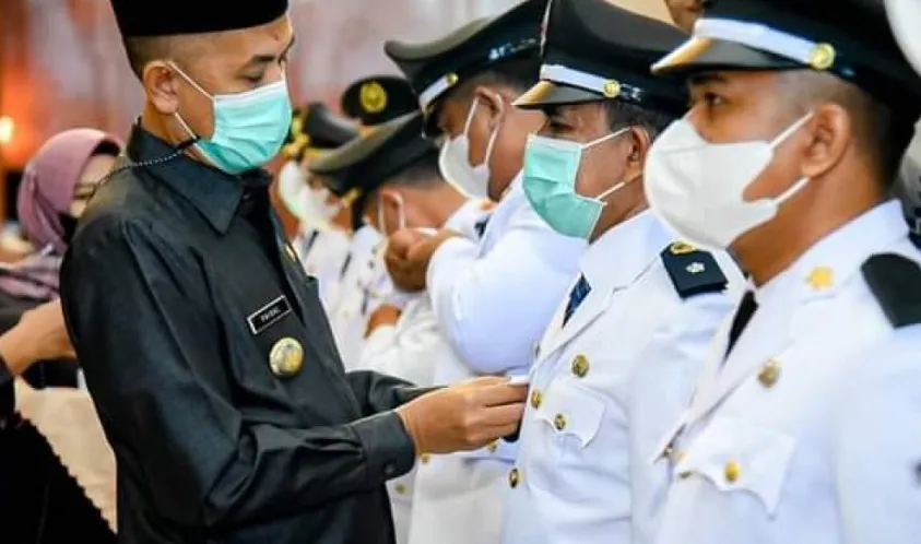 Walikota Dumai Lantik 16 Plt Kepala OPD Dan 5 Pejabat Tinggi Pratama Defenitip