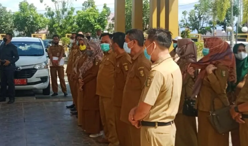 Bupati Kuantan Singingi Kembalikan 25 Unit Mobnas Pinjam Pakai Ke PuskesmasBupati Kuantan Singingi Kembalikan 25 Unit Mobnas Pinjam Pakai Ke Puskesmas