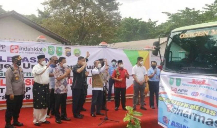 Bupati Siak Alfedri Tinjau Pelaksanaan Vaksinasi Gotong Royong di Job Training Room PT IKPP Perawang Mill