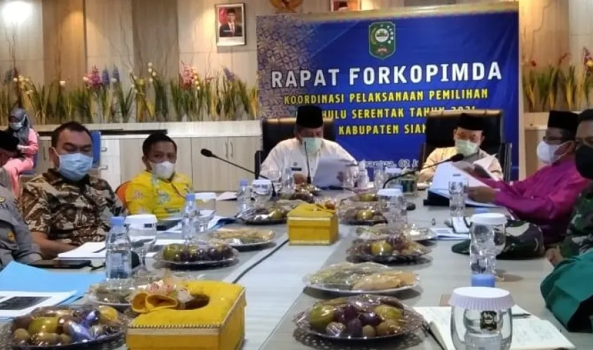 Bupati Siak Alfedri Gelar Rapat Persiapan Sekaligus Pembahasan Mekanisme Pemantauan Pelaksanaan Pilkampung Serentak 2021