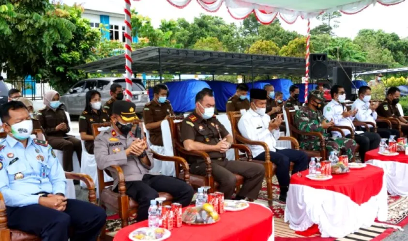 Bentuk Transparansi Dengan Masyarakat, Kejari Siak Musnahkan Barang Bukti Berupa Narkoba