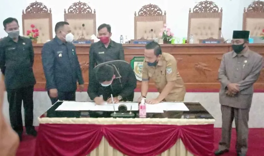 DPRD Seluma Gelar Paripurna Kesepakatan Bersama Pemda Tentang KUA dan PPAS APBD Perubahan TA 2021